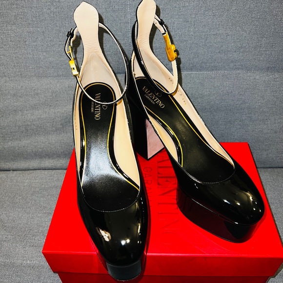 Sold-Valentino Garavani Tan Go Platform Pumps (NWT)! - Picture 10 of 10